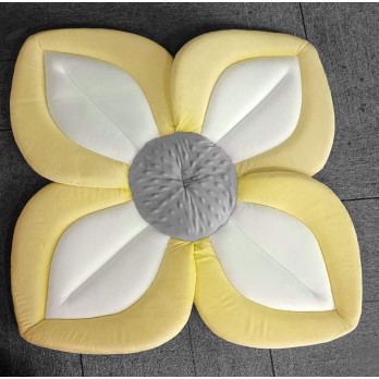 Flower sink mat for children yellow